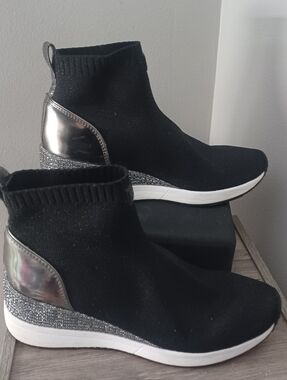 Michael Kors Skylar Iconic Knit Crystal Wedge Sneakers Sz 9